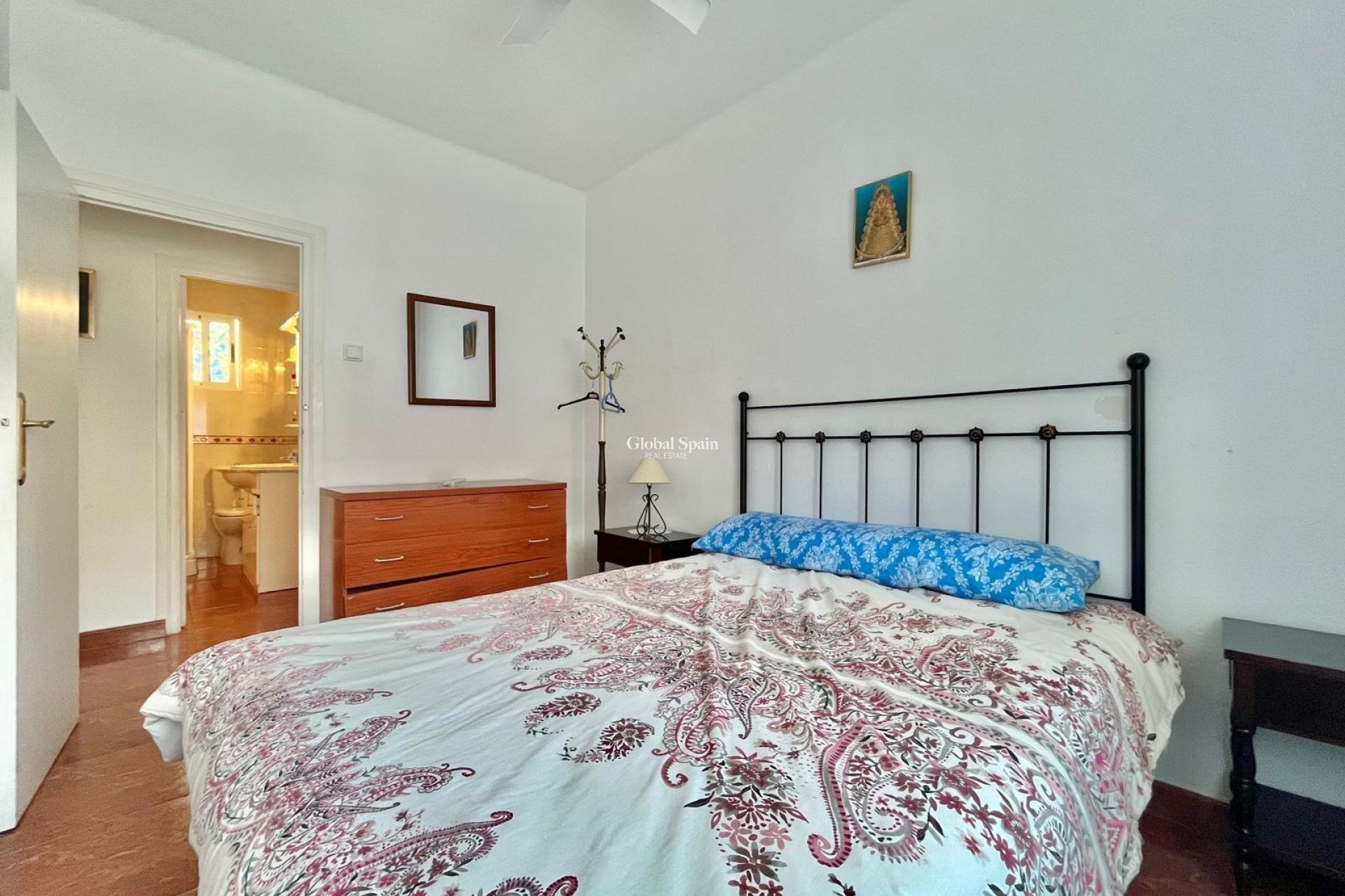 Wederverkoop - APPARTEMENT -
TORREVIEJA - Estacion de autobuses