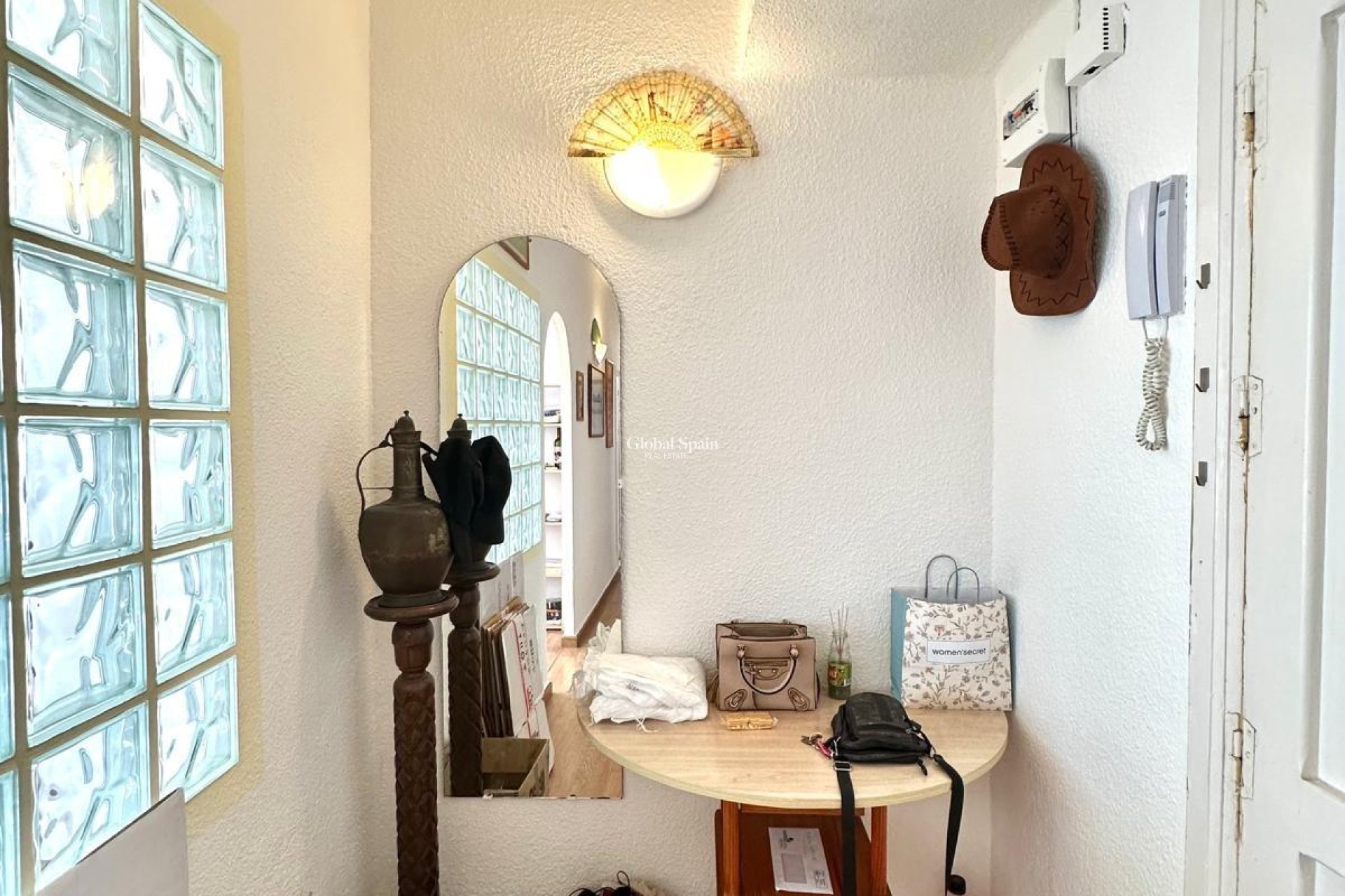 Wederverkoop - APPARTEMENT -
TORREVIEJA - Estacion de autobuses