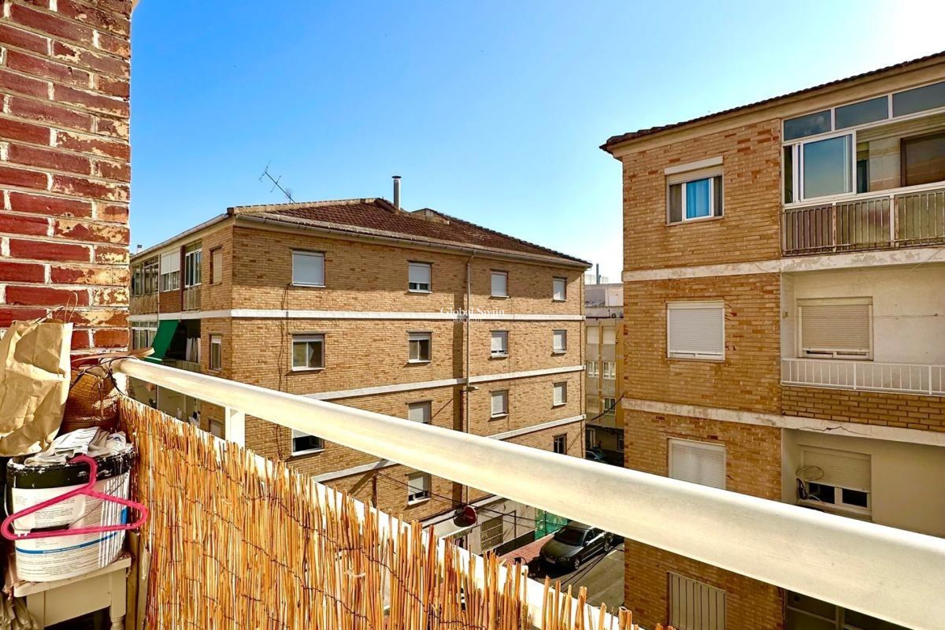 Wederverkoop - APPARTEMENT -
TORREVIEJA - Estacion de autobuses