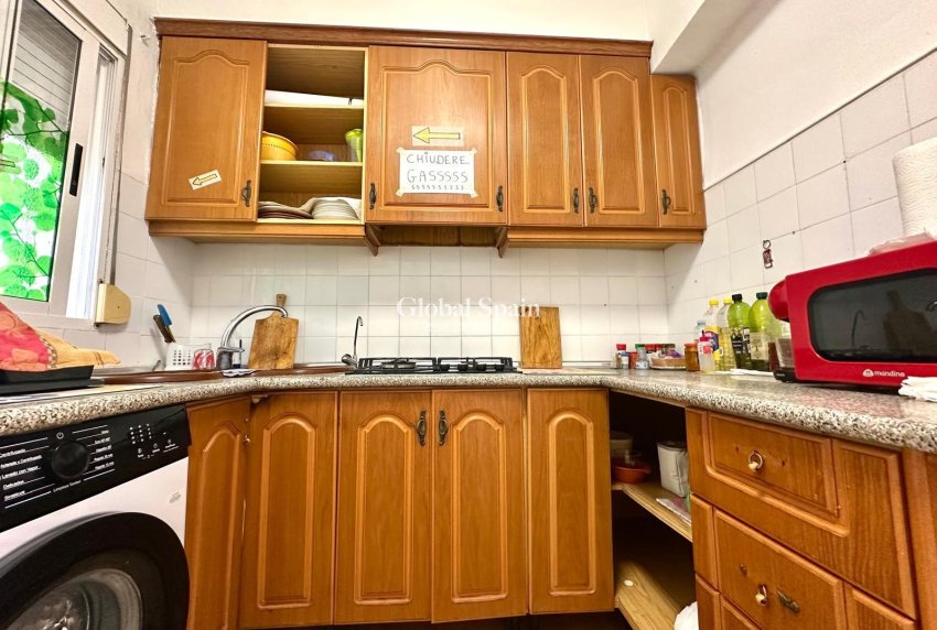 Wederverkoop - APPARTEMENT -
TORREVIEJA - Estacion de autobuses