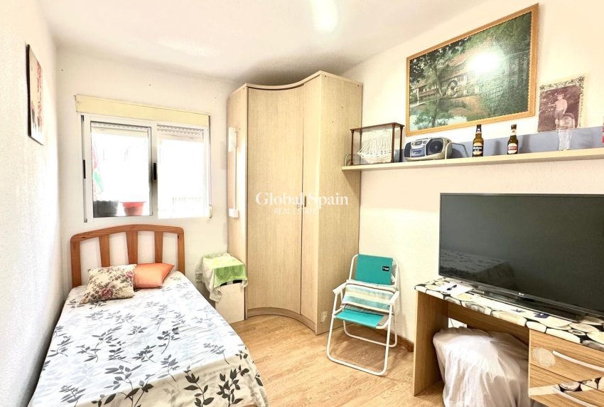 Wederverkoop - APPARTEMENT -
TORREVIEJA - Estacion de autobuses