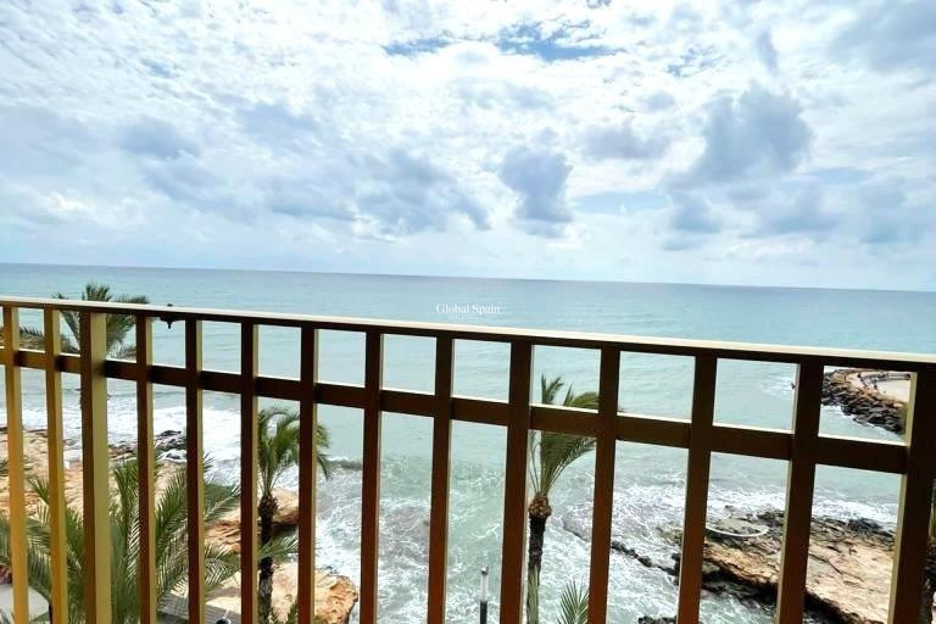 Wederverkoop - APPARTEMENT -
TORREVIEJA - Estacion de autobuses