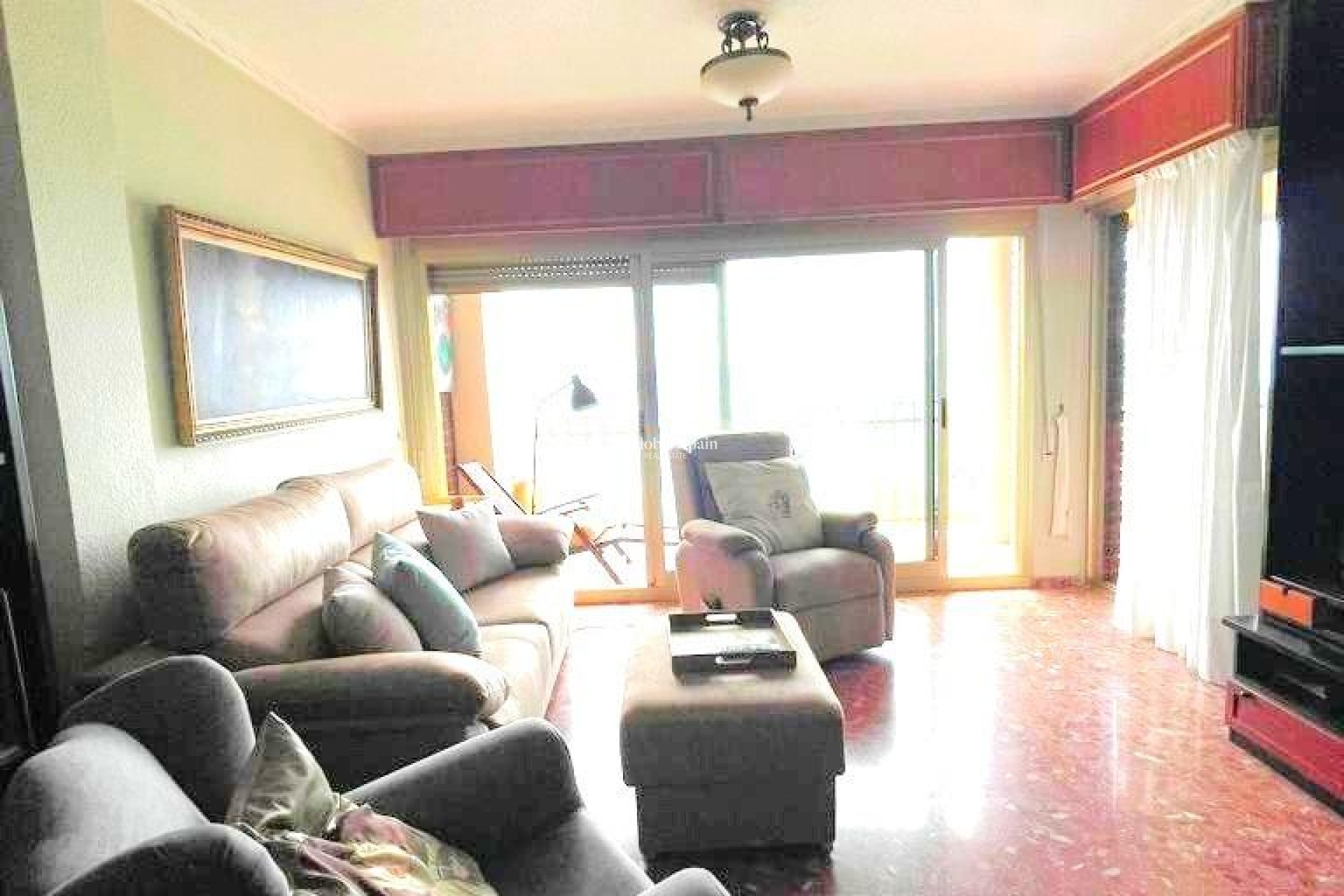 Wederverkoop - APPARTEMENT -
TORREVIEJA - Estacion de autobuses