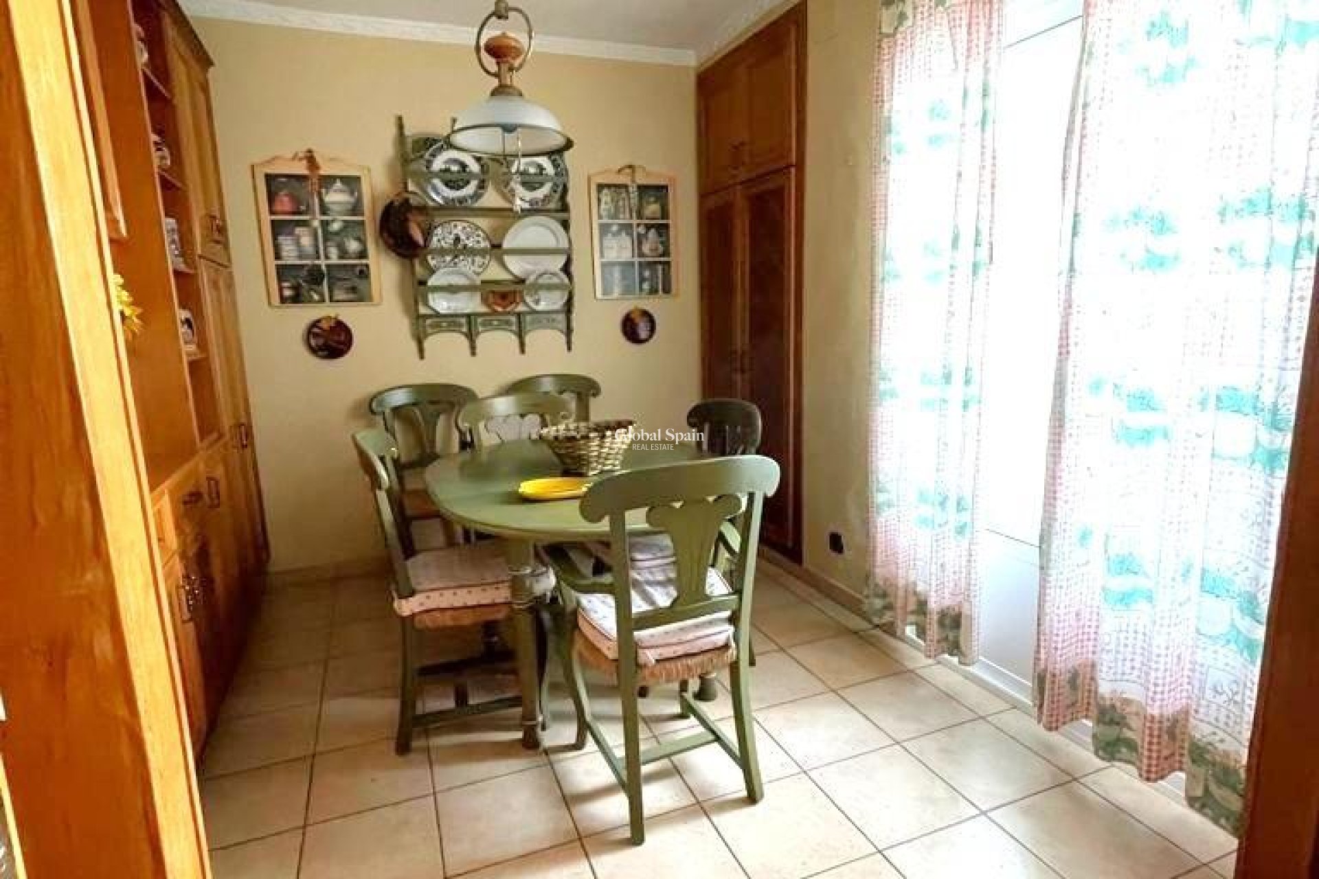 Wederverkoop - APPARTEMENT -
TORREVIEJA - Estacion de autobuses