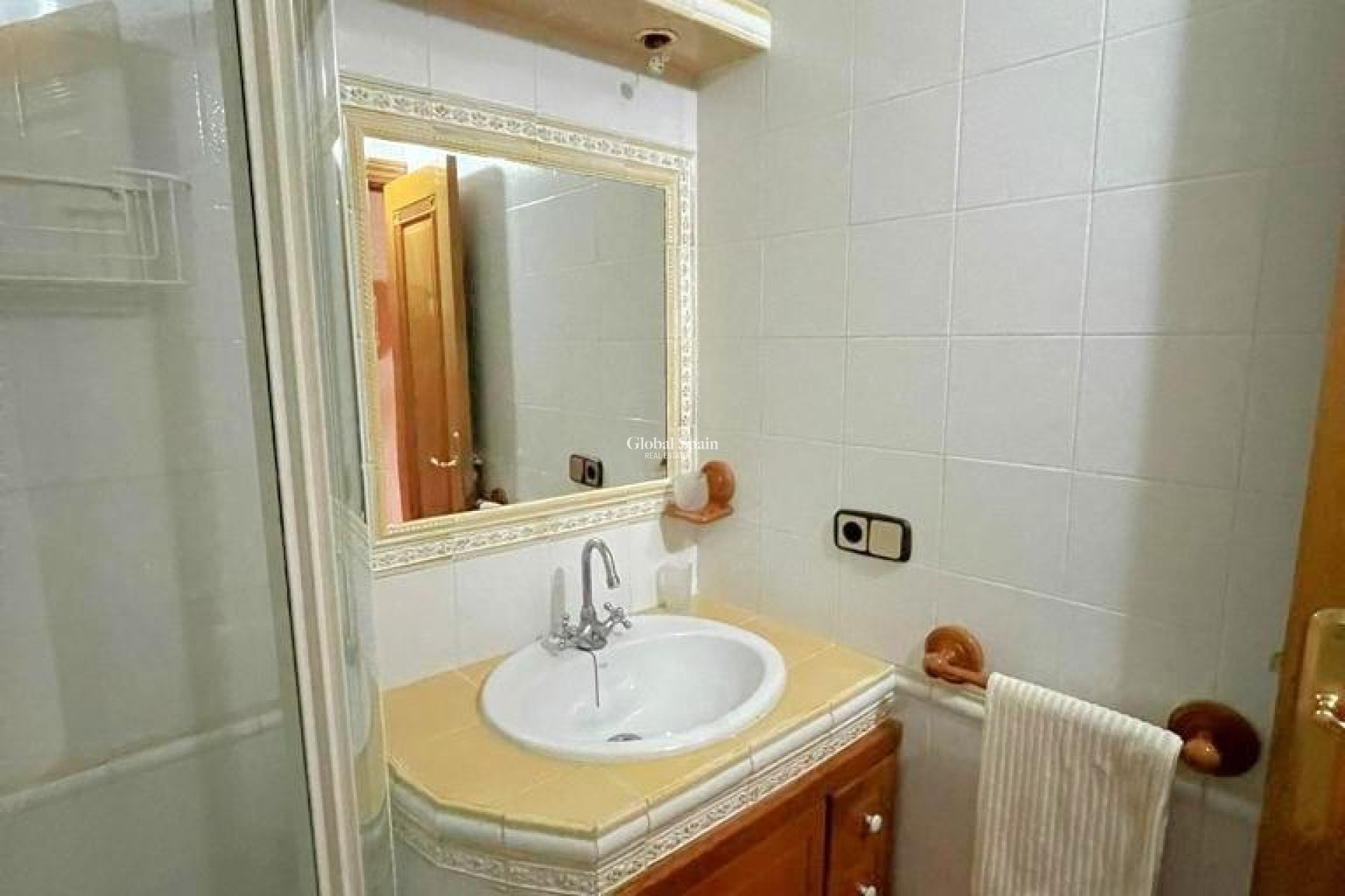 Wederverkoop - APPARTEMENT -
TORREVIEJA - Estacion de autobuses