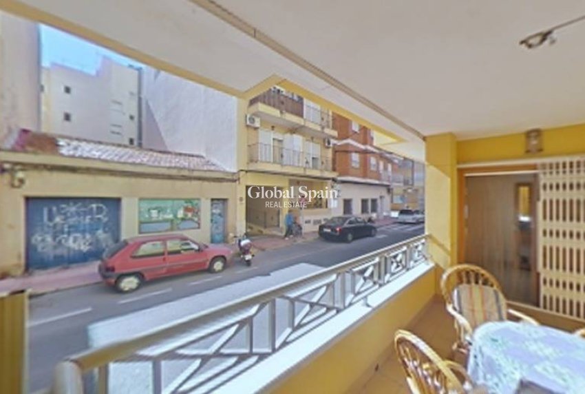 Wederverkoop - APPARTEMENT -
TORREVIEJA - Estacion de autobuses