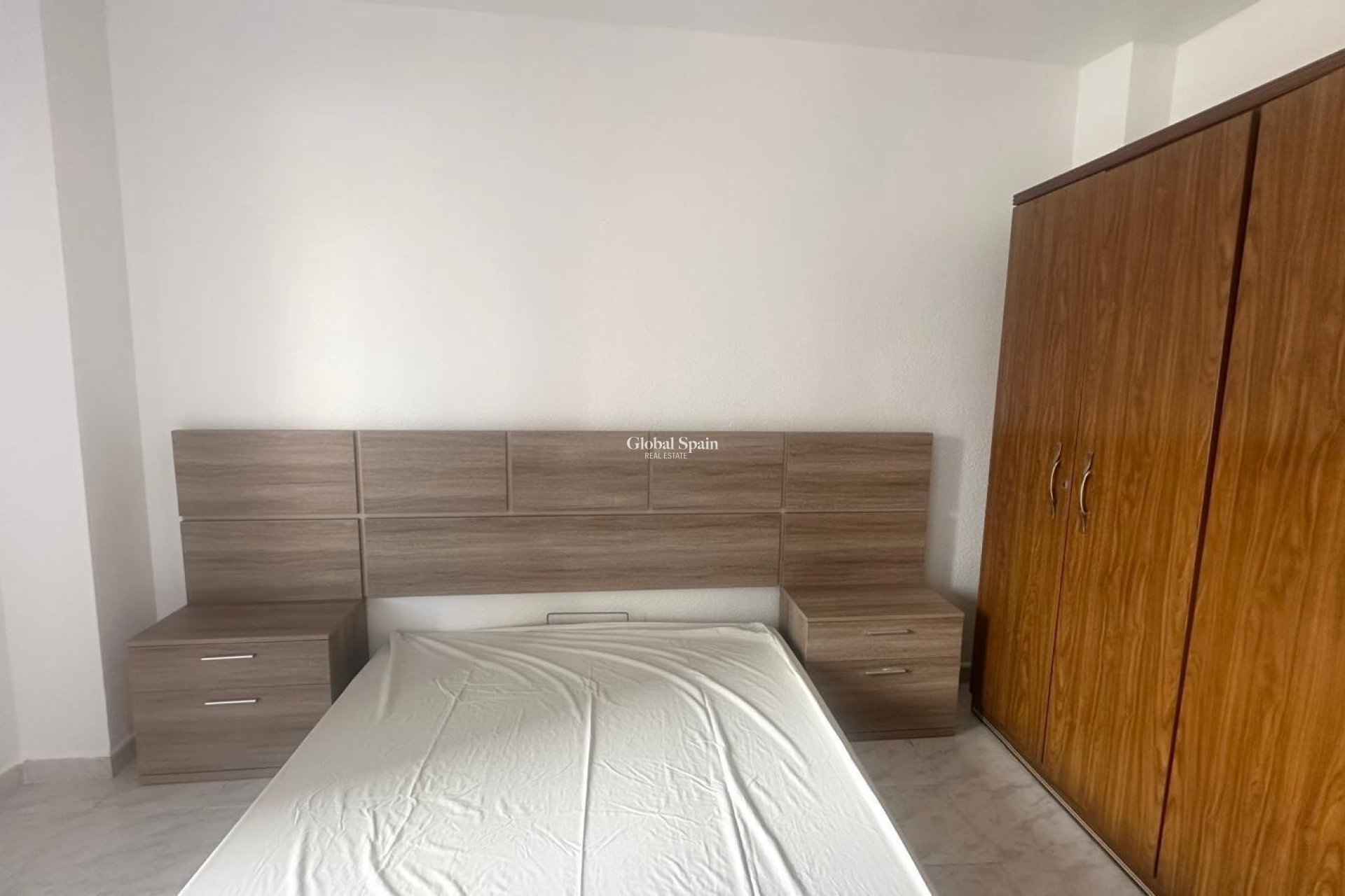 Wederverkoop - APPARTEMENT -
TORREVIEJA - Estacion de autobuses