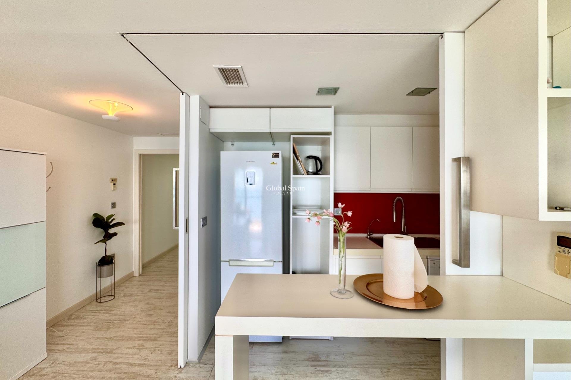 Wederverkoop - APPARTEMENT -
TORREVIEJA - Estacion de autobuses