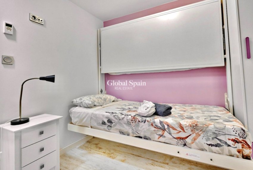 Wederverkoop - APPARTEMENT -
TORREVIEJA - Estacion de autobuses