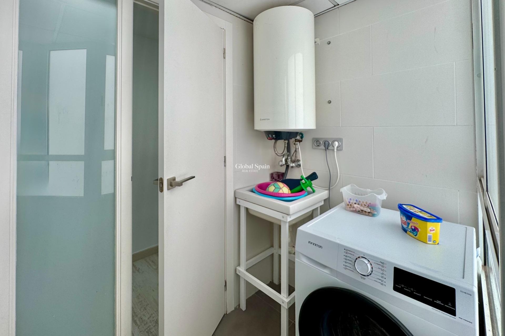 Wederverkoop - APPARTEMENT -
TORREVIEJA - Estacion de autobuses