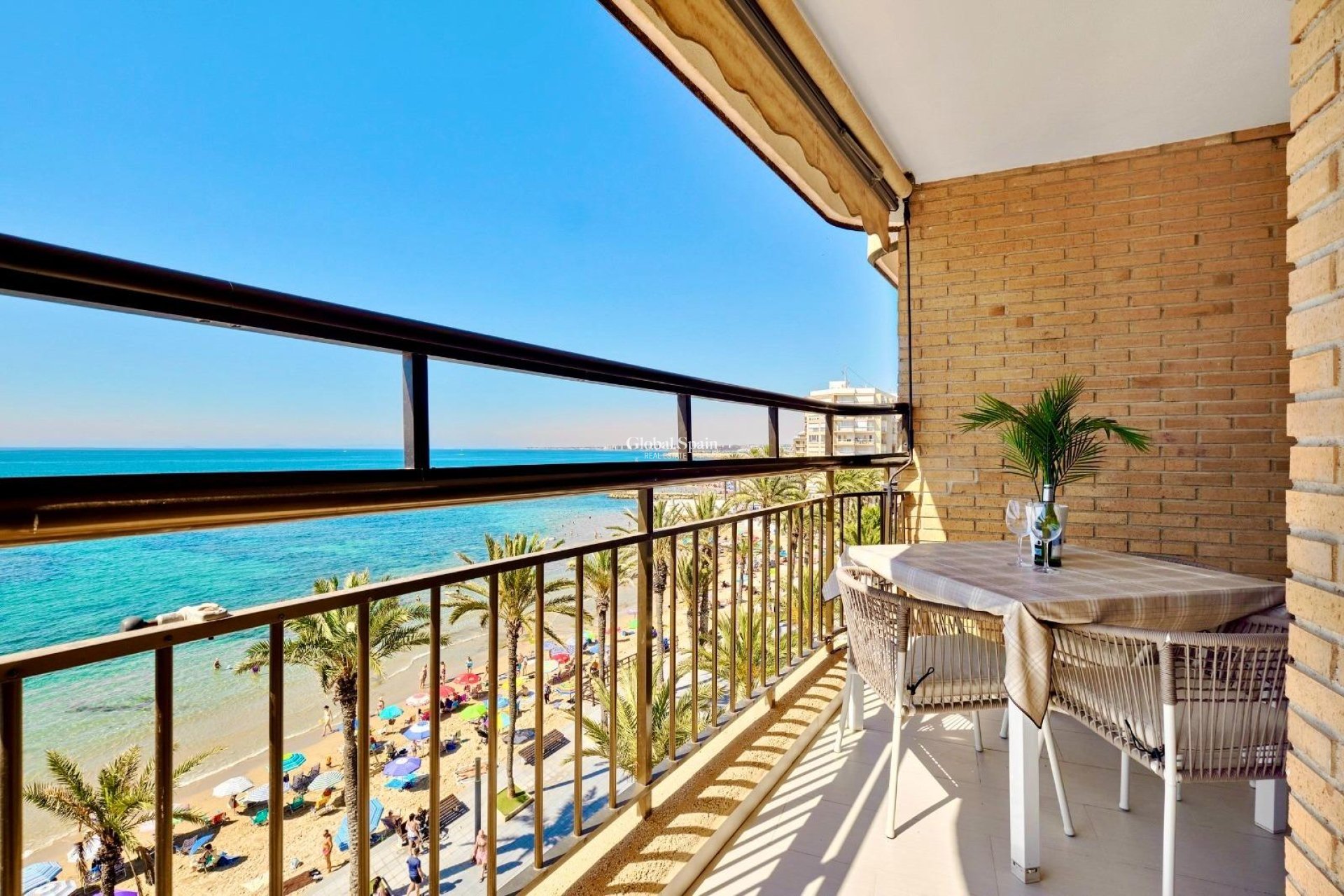 Wederverkoop - APPARTEMENT -
TORREVIEJA - Estacion de autobuses