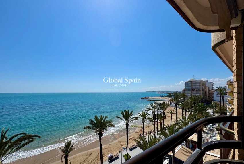 Wederverkoop - APPARTEMENT -
TORREVIEJA - Estacion de autobuses