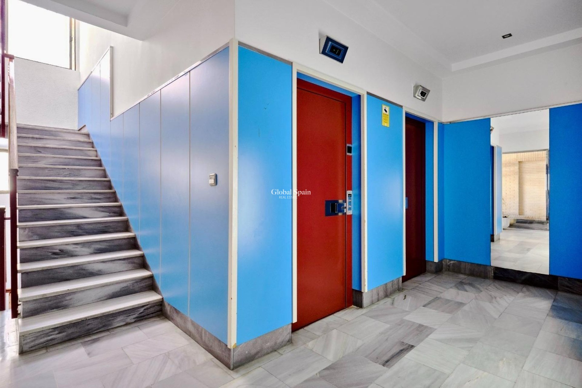 Wederverkoop - APPARTEMENT -
TORREVIEJA - Estacion de autobuses