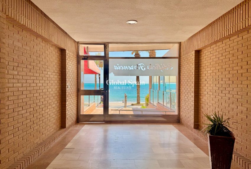 Wederverkoop - APPARTEMENT -
TORREVIEJA - Estacion de autobuses