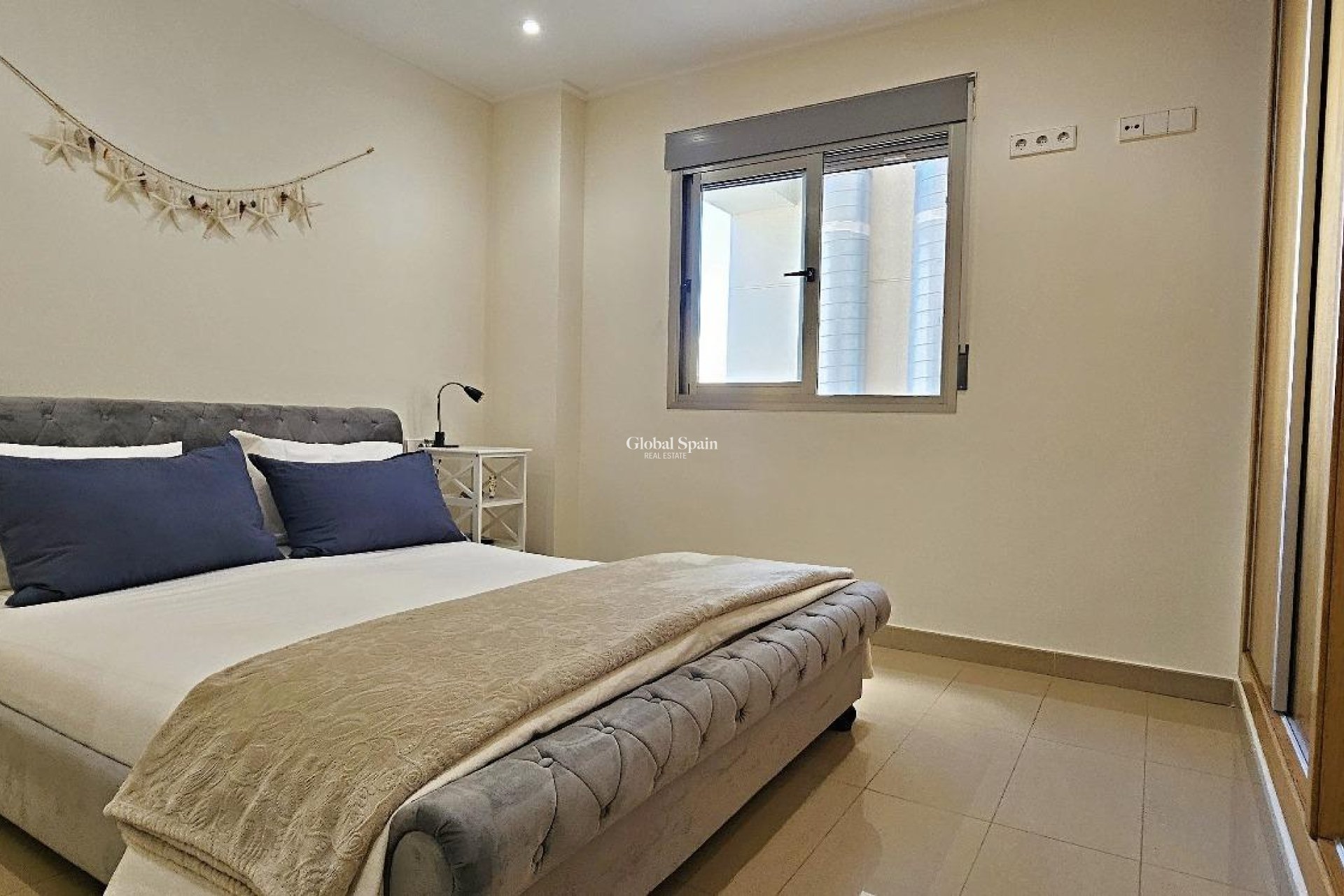 Wederverkoop - APPARTEMENT -
TORREVIEJA - Estacion de autobuses