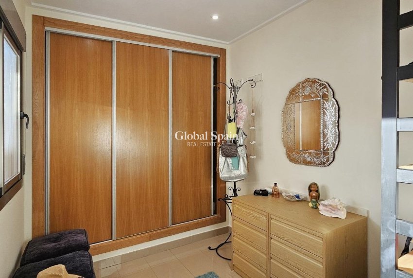 Wederverkoop - APPARTEMENT -
TORREVIEJA - Estacion de autobuses