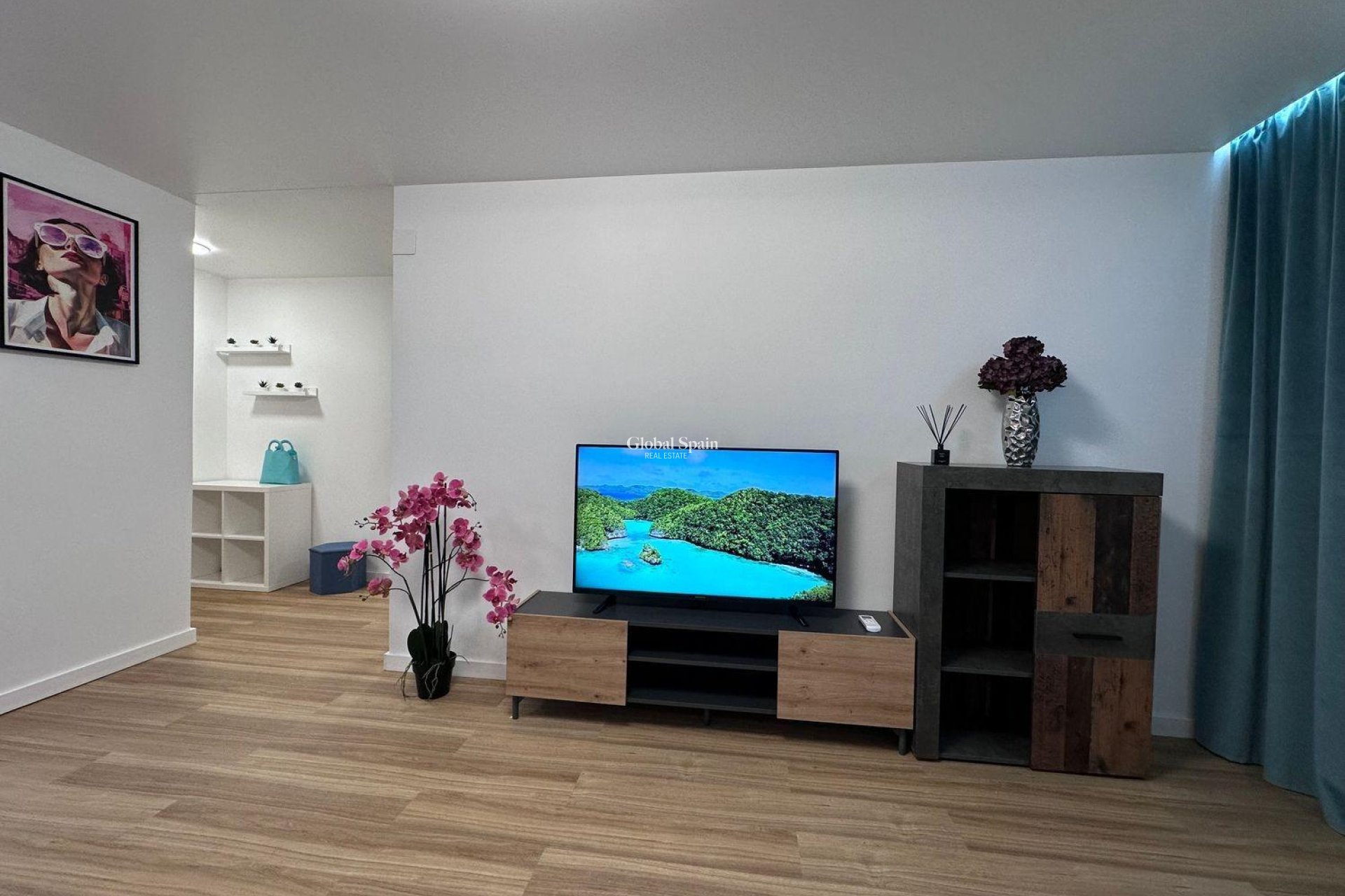 Wederverkoop - APPARTEMENT -
TORREVIEJA - Estacion de autobuses
