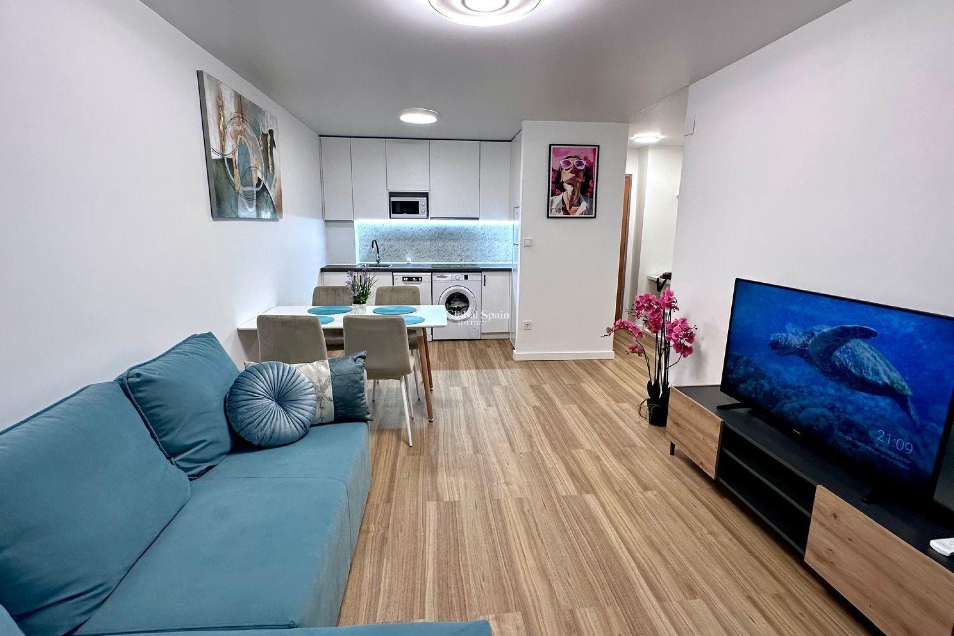Wederverkoop - APPARTEMENT -
TORREVIEJA - Estacion de autobuses