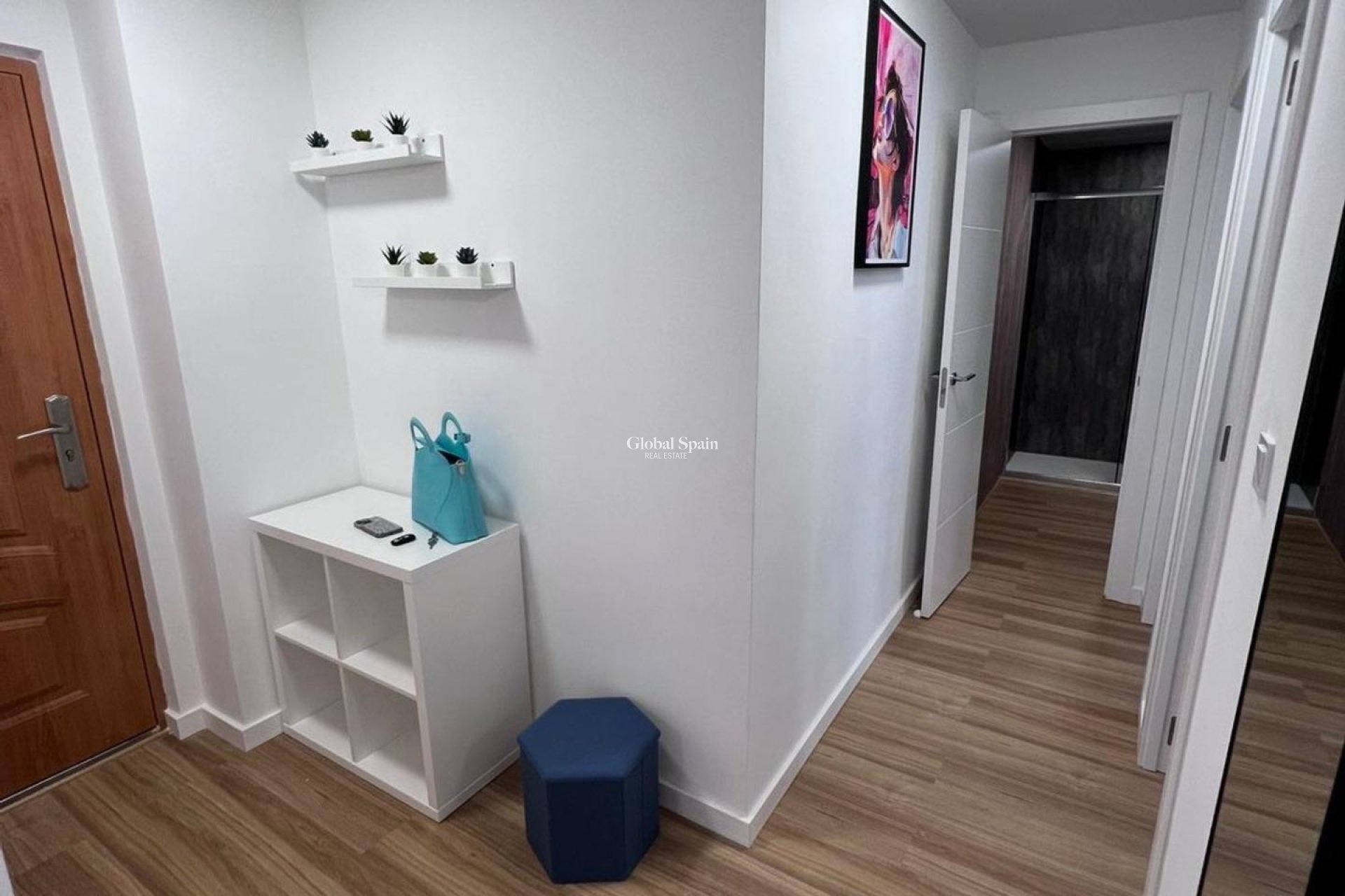 Wederverkoop - APPARTEMENT -
TORREVIEJA - Estacion de autobuses