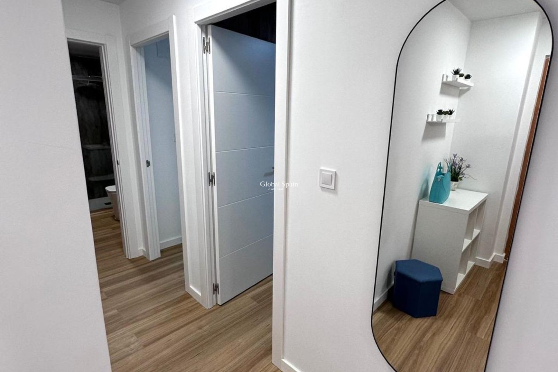 Wederverkoop - APPARTEMENT -
TORREVIEJA - Estacion de autobuses