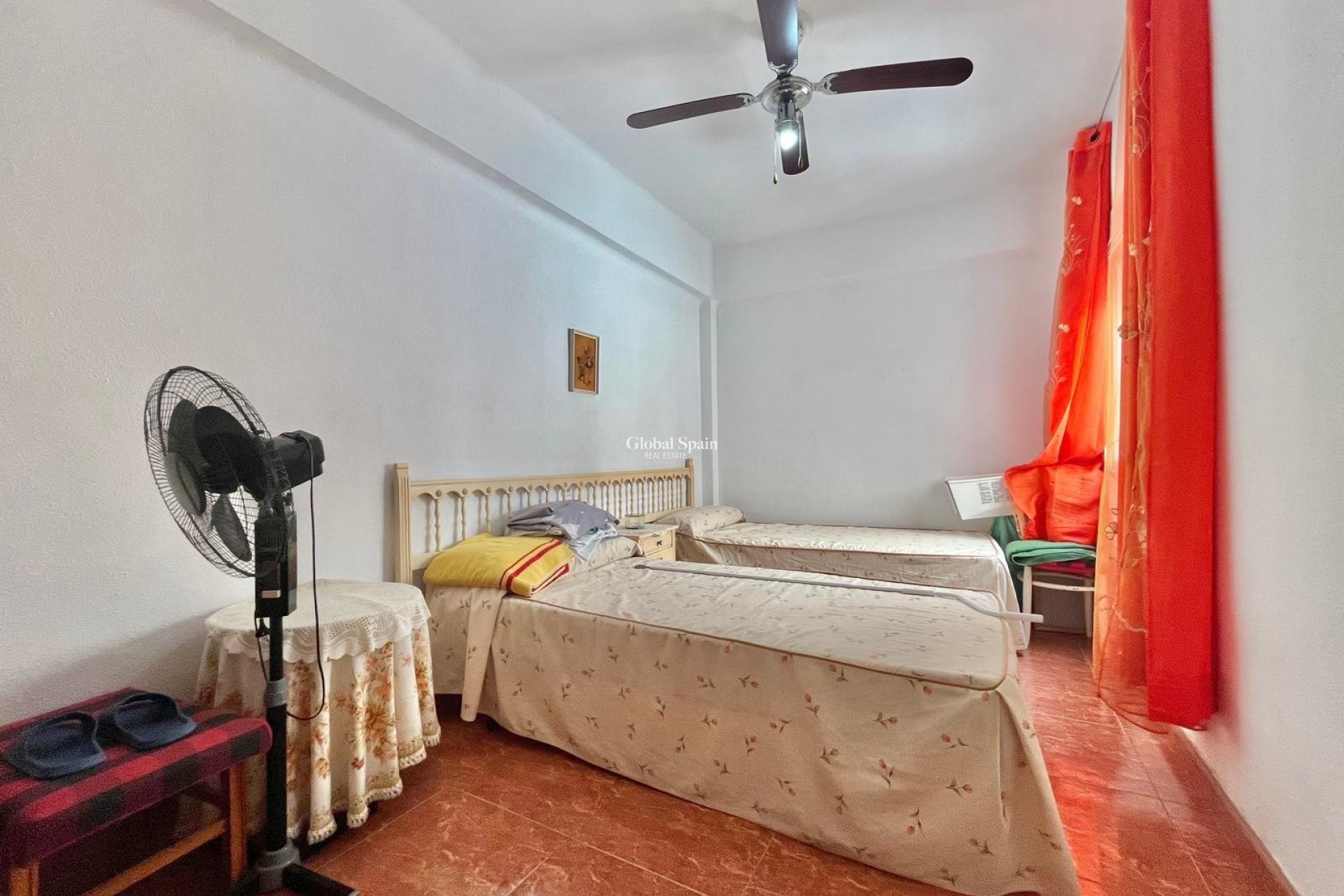 Wederverkoop - APPARTEMENT -
TORREVIEJA - Estacion de autobuses