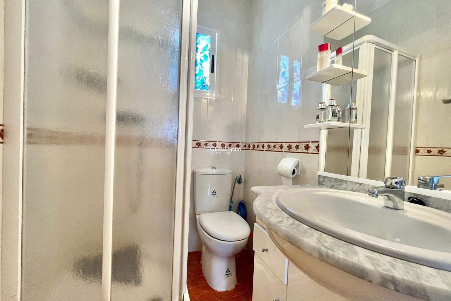 Wederverkoop - APPARTEMENT -
TORREVIEJA - Estacion de autobuses