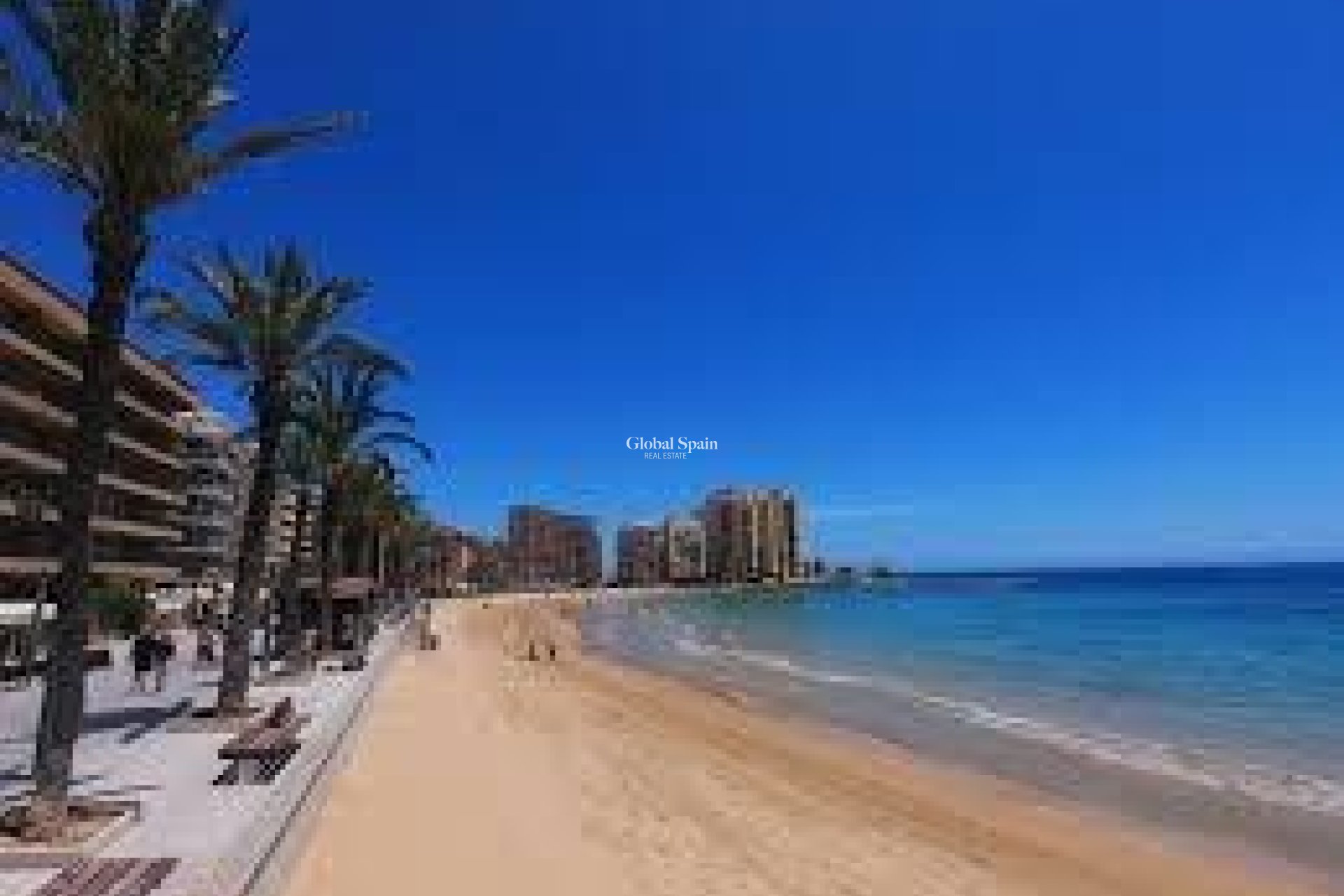 Wederverkoop - APPARTEMENT -
TORREVIEJA - Estacion de autobuses