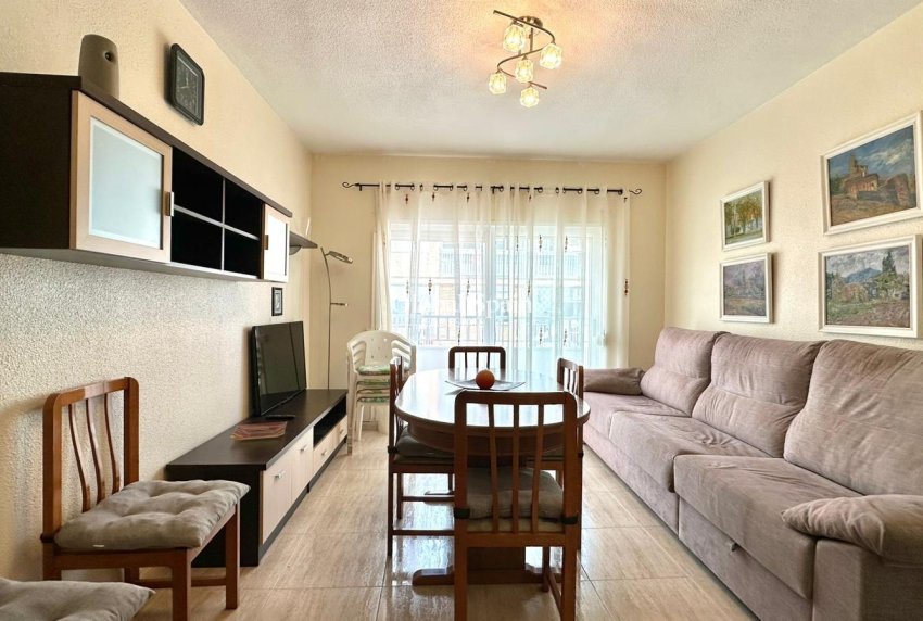 Wederverkoop - APPARTEMENT -
TORREVIEJA - Estacion de autobuses