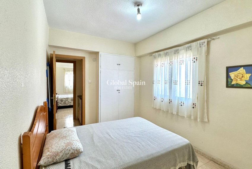 Wederverkoop - APPARTEMENT -
TORREVIEJA - Estacion de autobuses