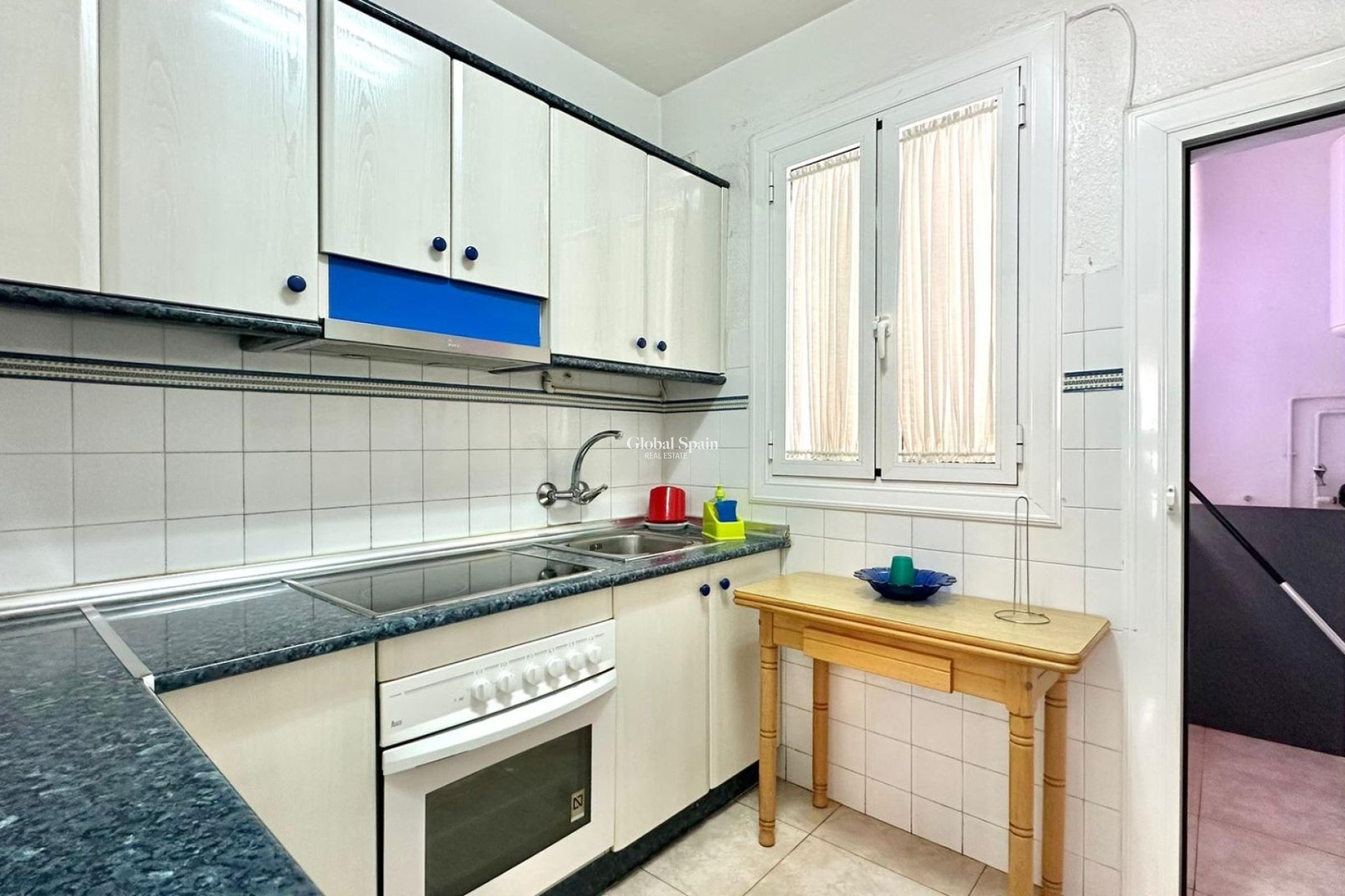 Wederverkoop - APPARTEMENT -
TORREVIEJA - Estacion de autobuses