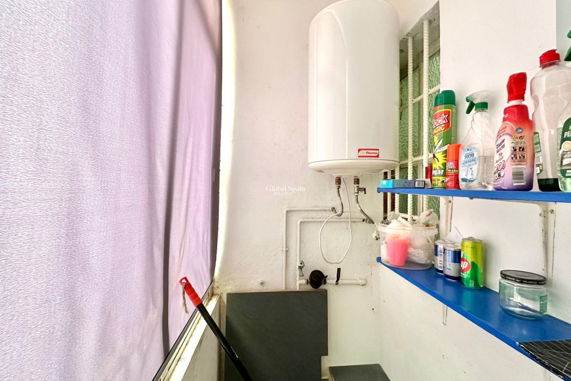 Wederverkoop - APPARTEMENT -
TORREVIEJA - Estacion de autobuses