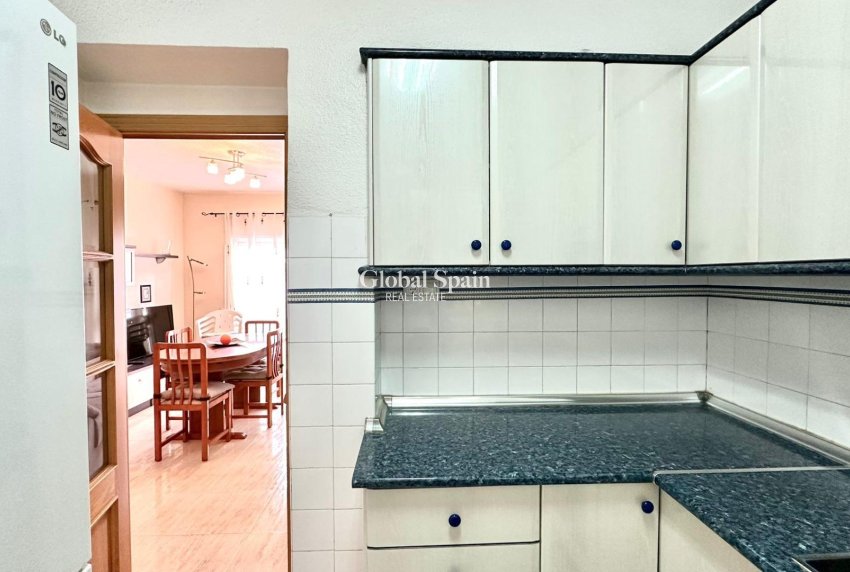 Wederverkoop - APPARTEMENT -
TORREVIEJA - Estacion de autobuses