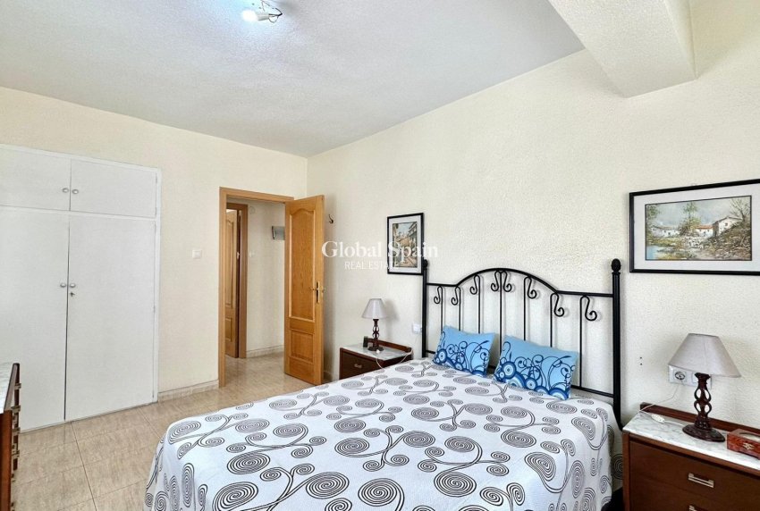 Wederverkoop - APPARTEMENT -
TORREVIEJA - Estacion de autobuses