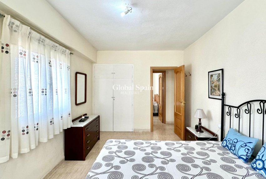 Wederverkoop - APPARTEMENT -
TORREVIEJA - Estacion de autobuses