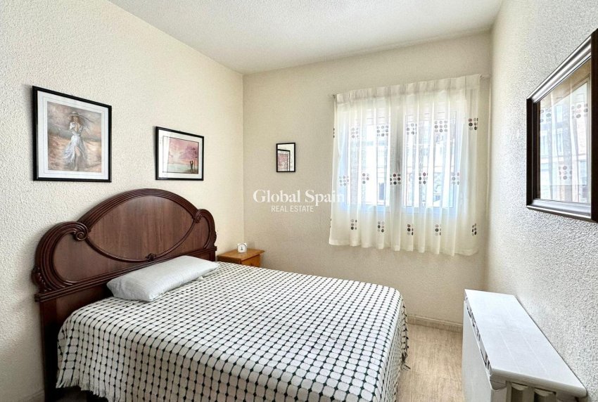 Wederverkoop - APPARTEMENT -
TORREVIEJA - Estacion de autobuses