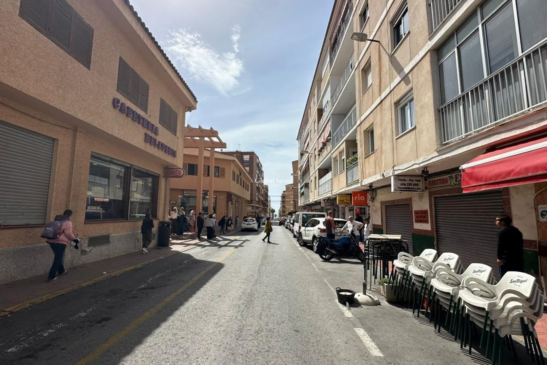 Wederverkoop - APPARTEMENT -
TORREVIEJA - Estacion de autobuses