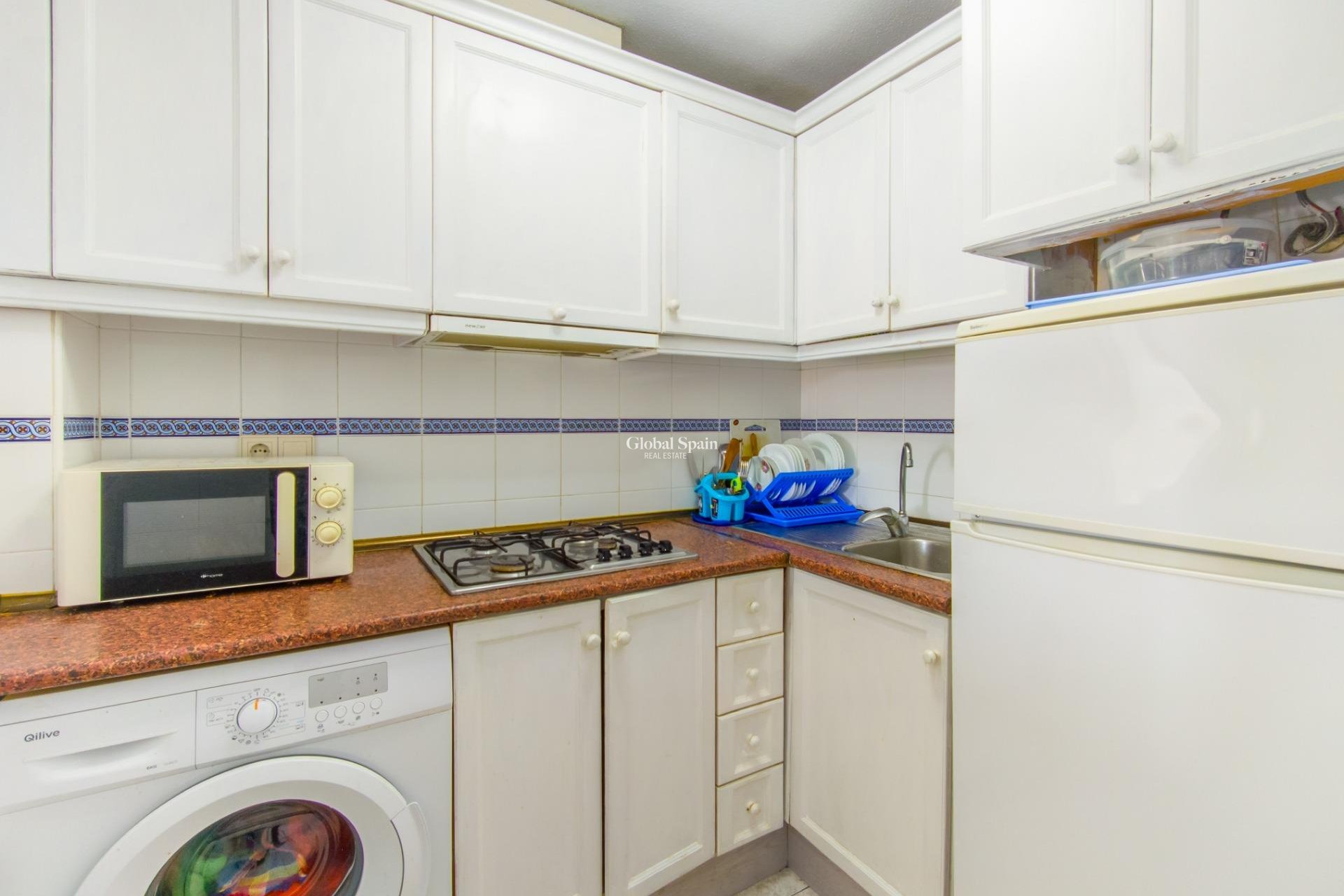 Wederverkoop - APPARTEMENT -
TORREVIEJA - Estacion de autobuses