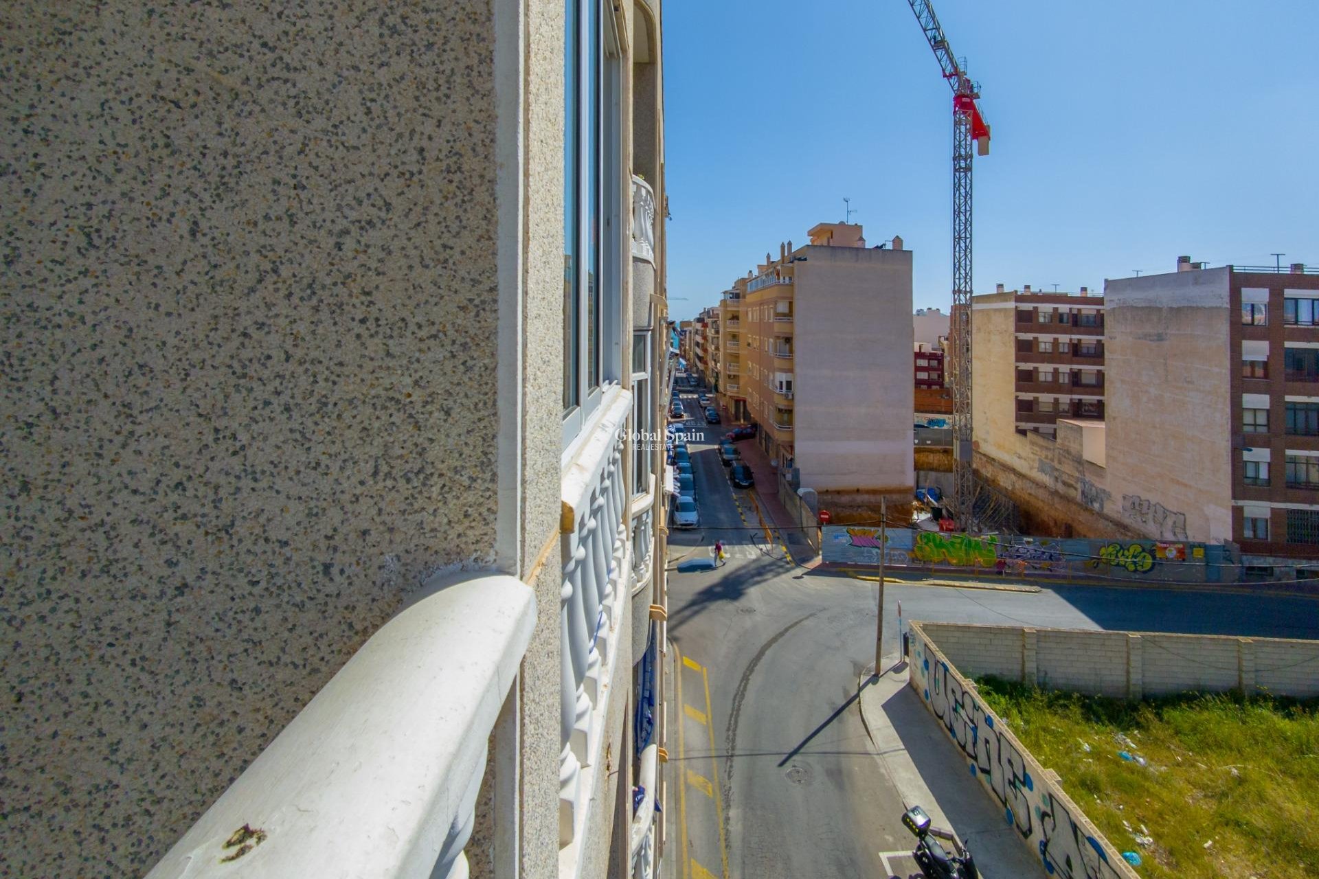 Wederverkoop - APPARTEMENT -
TORREVIEJA - Estacion de autobuses