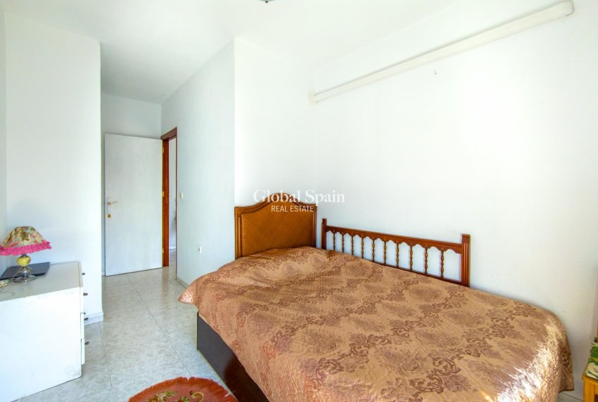 Wederverkoop - APPARTEMENT -
TORREVIEJA - Estacion de autobuses