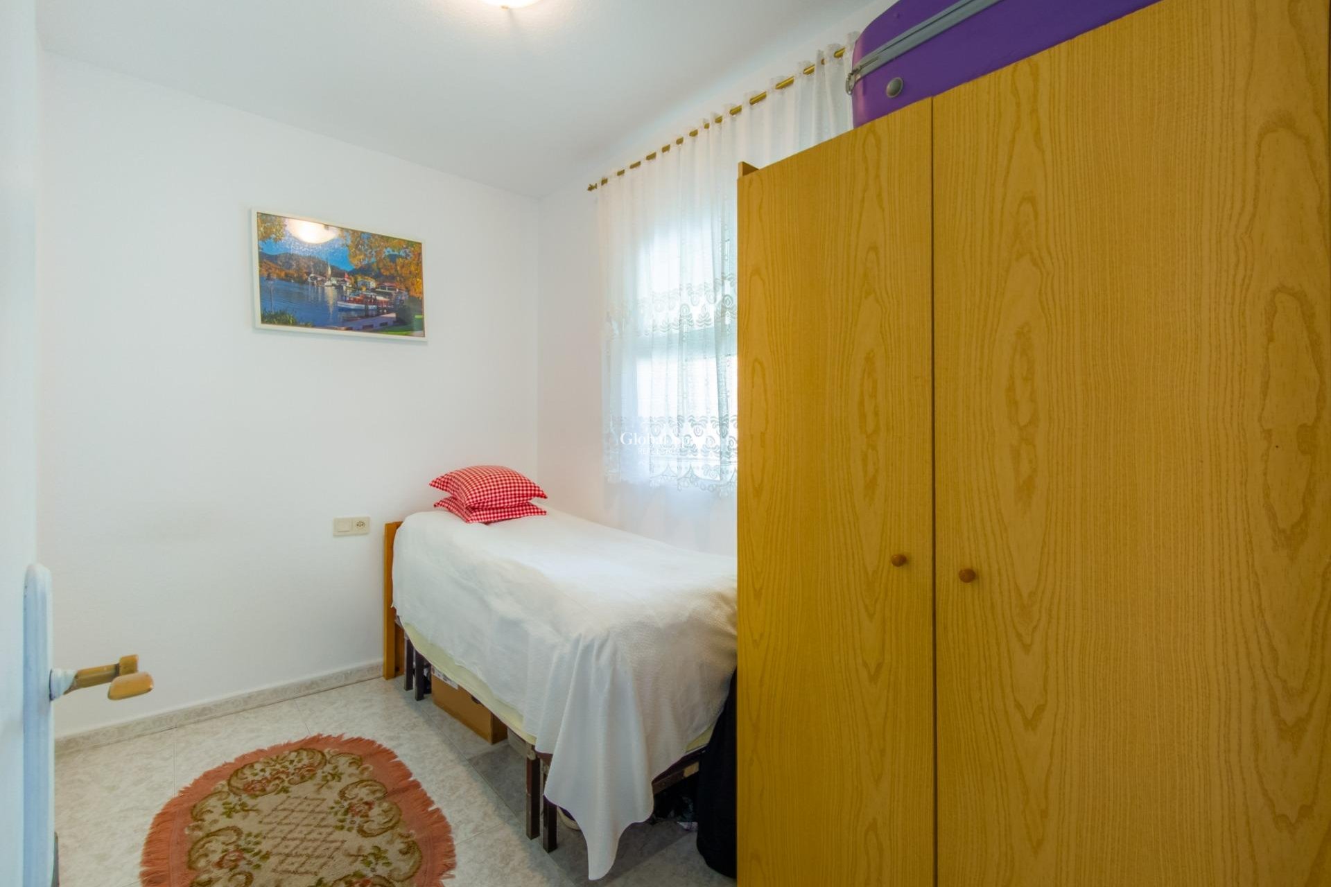 Wederverkoop - APPARTEMENT -
TORREVIEJA - Estacion de autobuses