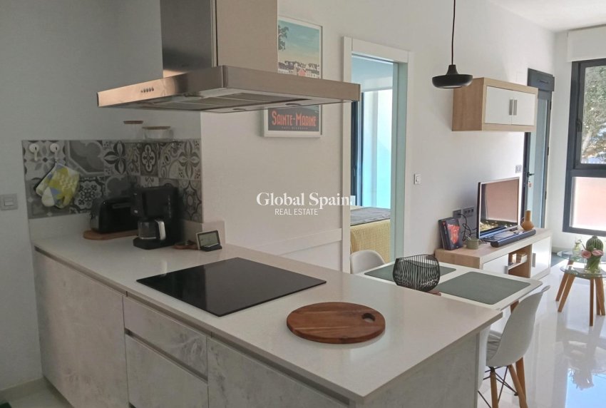 Wederverkoop - APPARTEMENT -
TORREVIEJA - Estacion de autobuses