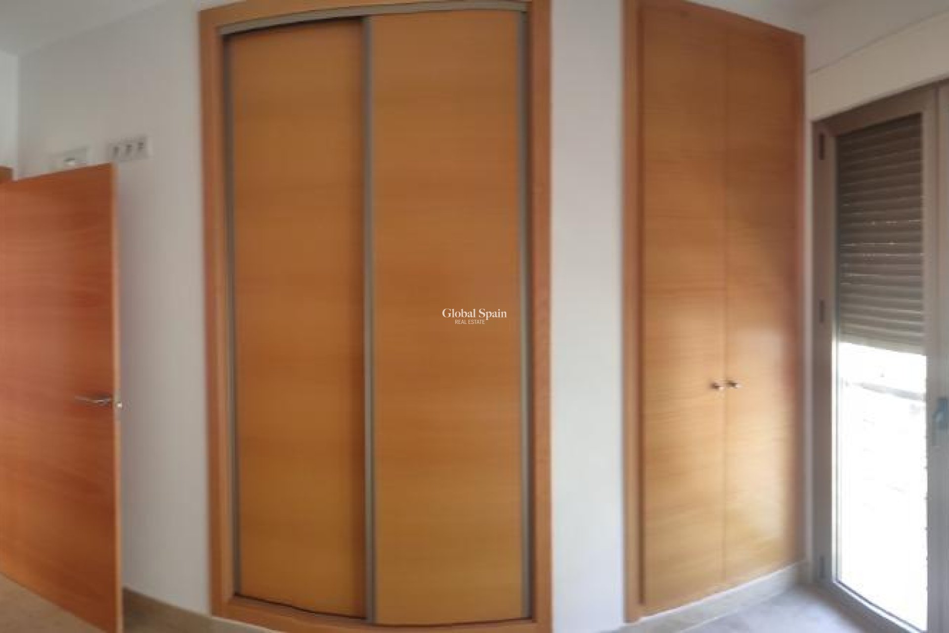 Wederverkoop - APPARTEMENT -
TORREVIEJA - Estacion de autobuses