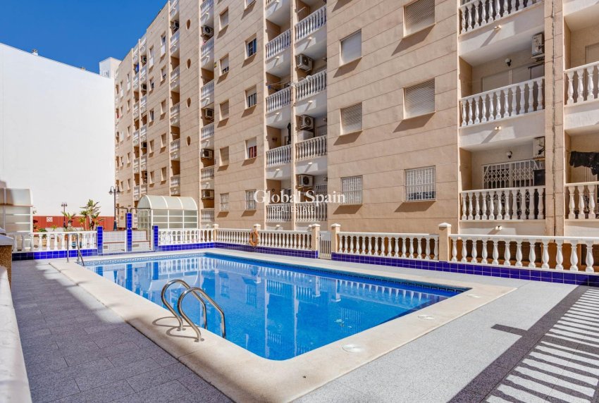 Wederverkoop - APPARTEMENT -
TORREVIEJA - Estacion de autobuses