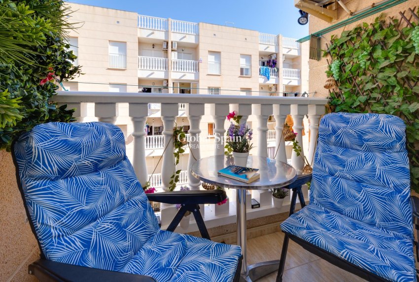 Wederverkoop - APPARTEMENT -
TORREVIEJA - Estacion de autobuses