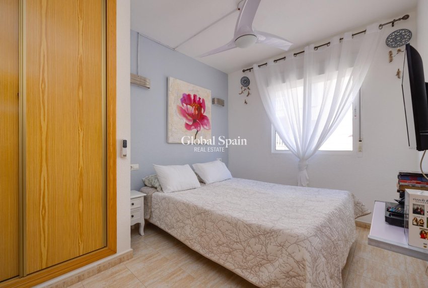 Wederverkoop - APPARTEMENT -
TORREVIEJA - Estacion de autobuses