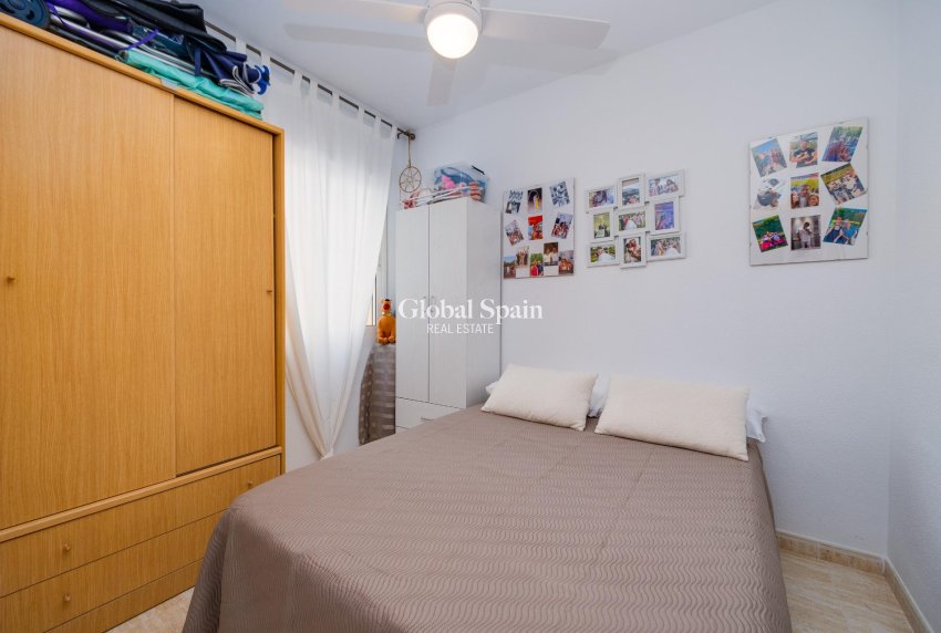 Wederverkoop - APPARTEMENT -
TORREVIEJA - Estacion de autobuses