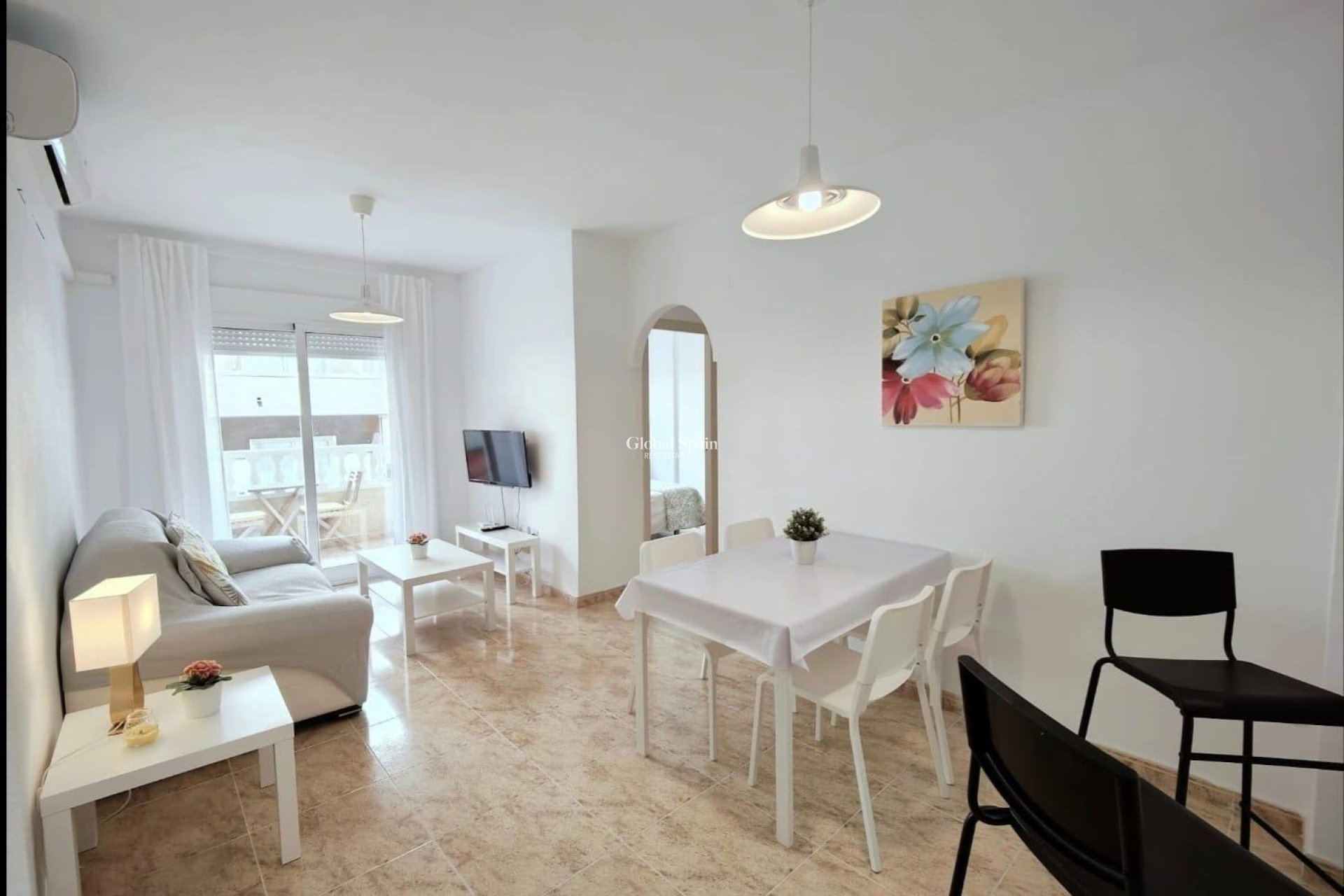 Wederverkoop - APPARTEMENT -
TORREVIEJA - Estacion de autobuses