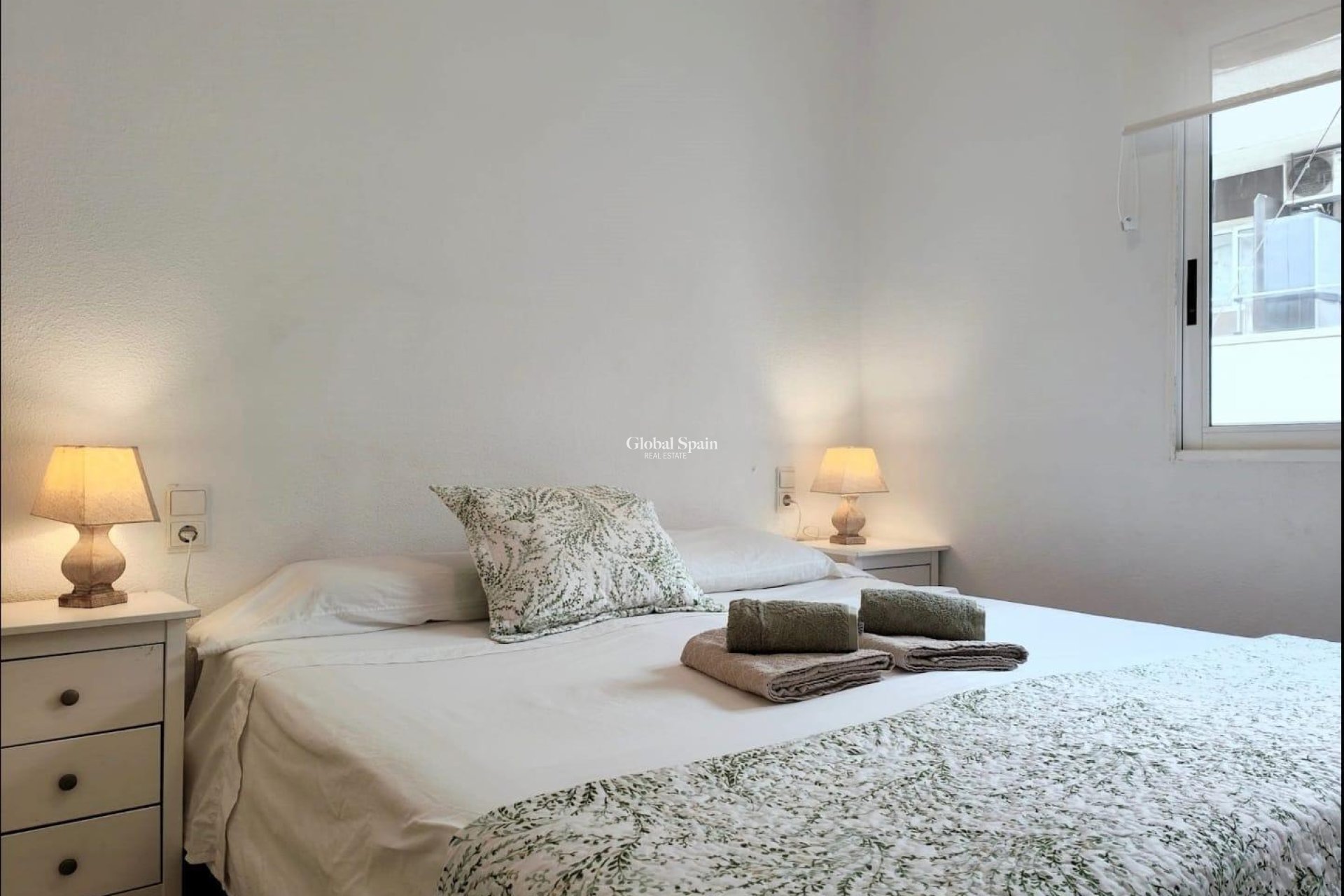Wederverkoop - APPARTEMENT -
TORREVIEJA - Estacion de autobuses