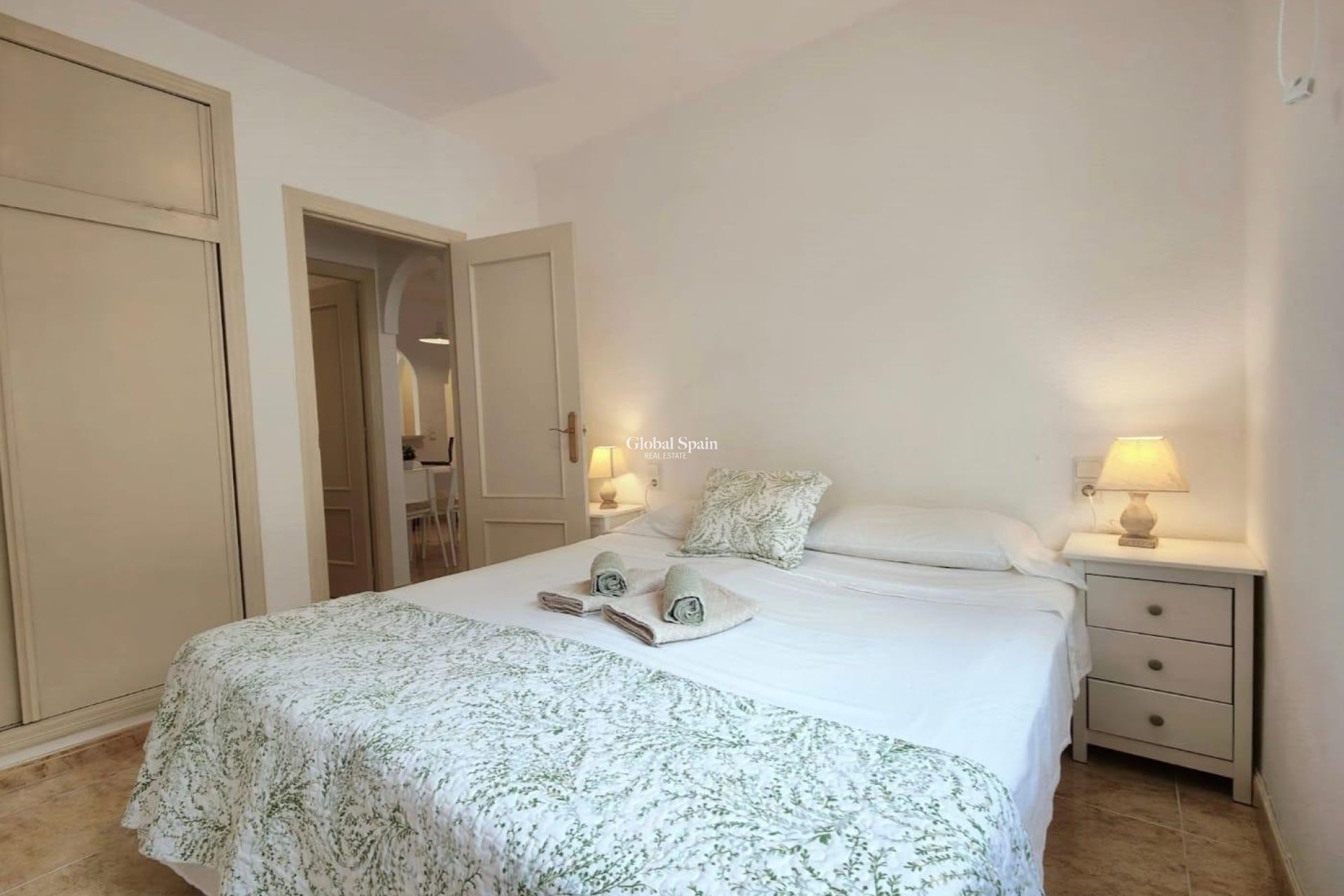 Wederverkoop - APPARTEMENT -
TORREVIEJA - Estacion de autobuses