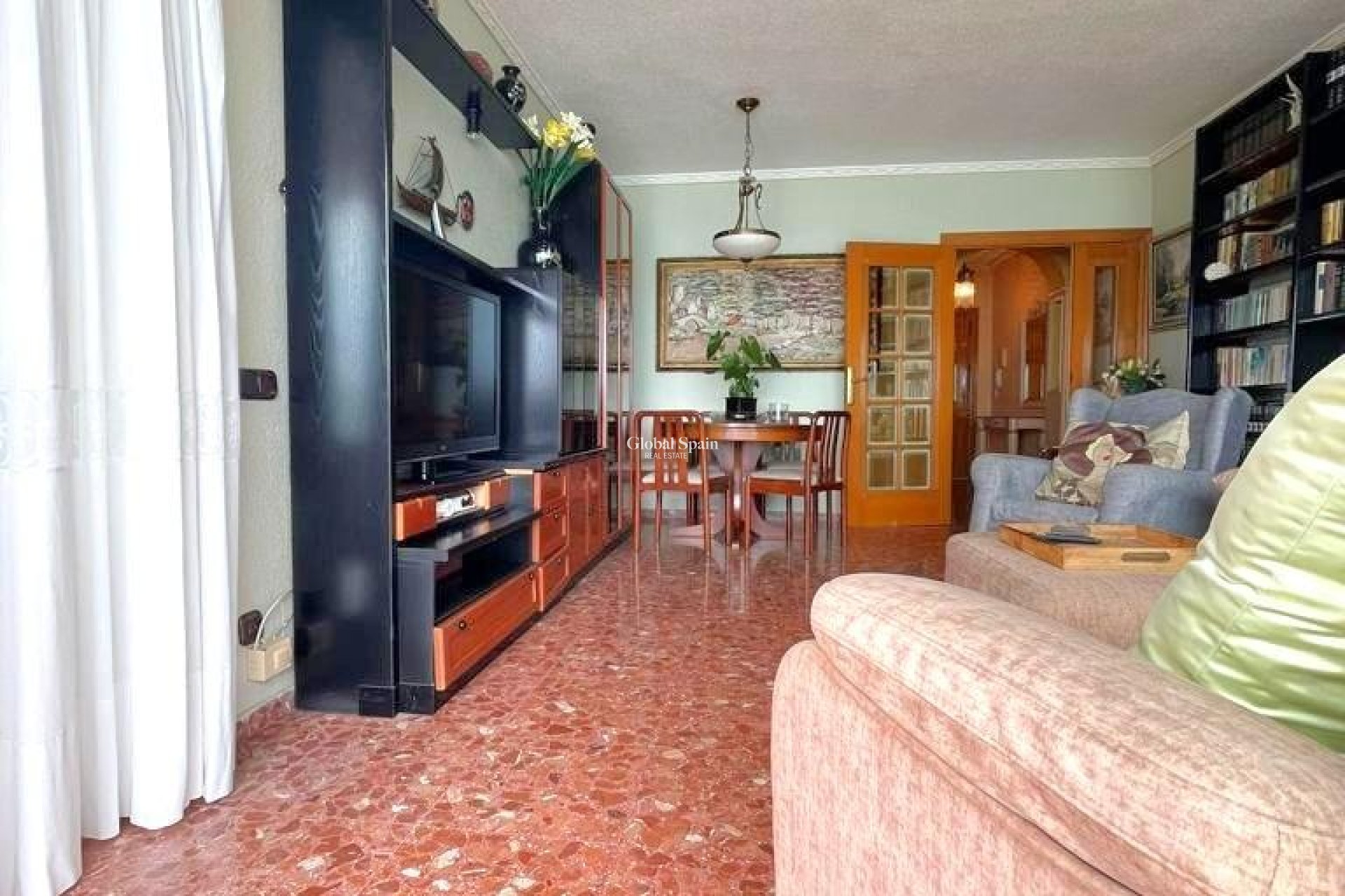 Wederverkoop - APPARTEMENT -
TORREVIEJA - Estacion de autobuses